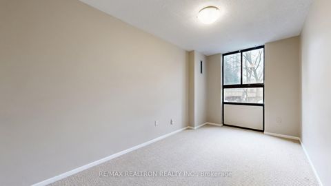 Photo 12 at 212 - 350 Seneca Hill Drive, Don Valley Village, Toronto
