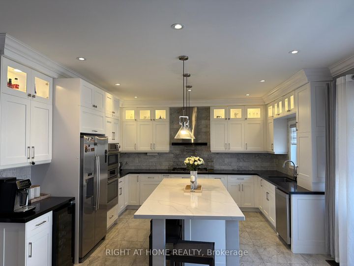 Photo 3 at 3169 Larry Crescent, GO Glenorchy, Oakville