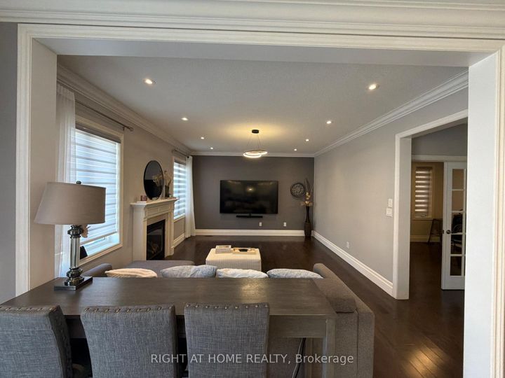 Photo 4 at 3169 Larry Crescent, GO Glenorchy, Oakville