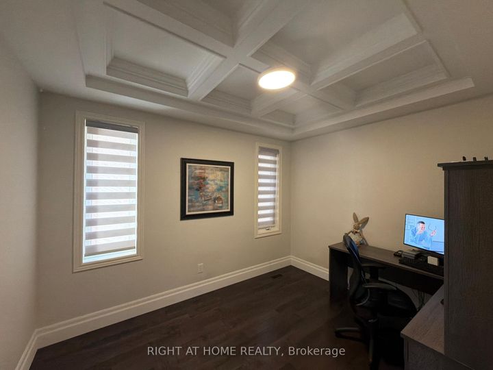 Photo 5 at 3169 Larry Crescent, GO Glenorchy, Oakville