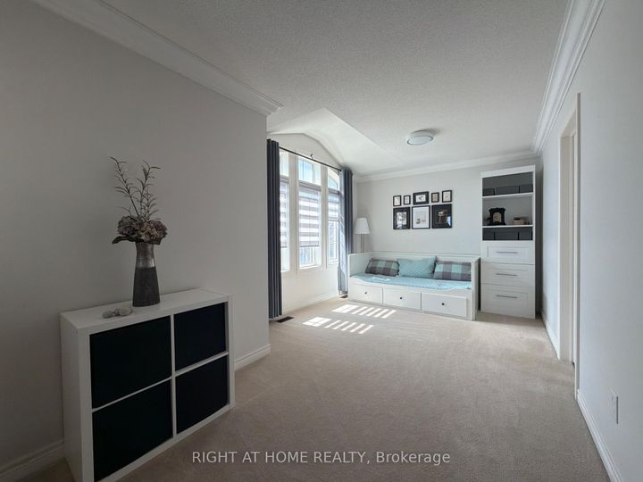 Photo 8 at 3169 Larry Crescent, GO Glenorchy, Oakville