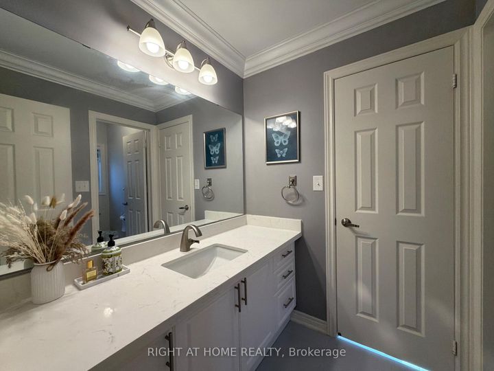 Photo 10 at 3169 Larry Crescent, GO Glenorchy, Oakville