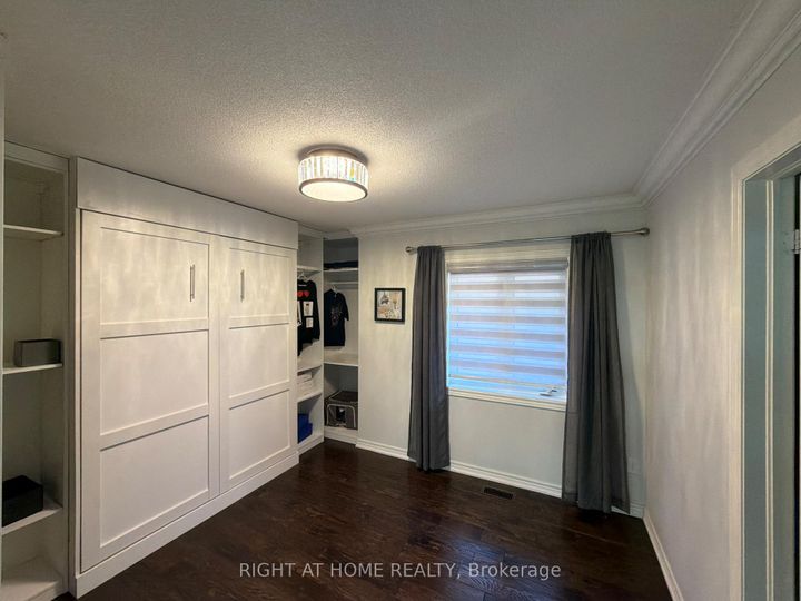 Photo 11 at 3169 Larry Crescent, GO Glenorchy, Oakville