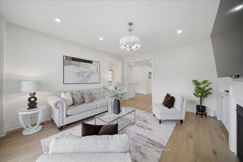 Photo 10 at 186 Muirfield Drive, Ardagh, Barrie