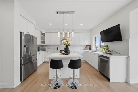 Photo 18 at 186 Muirfield Drive, Ardagh, Barrie