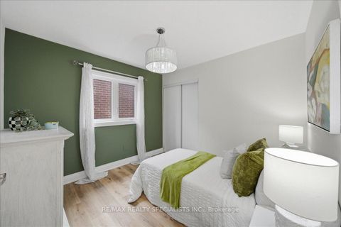 Photo 33 at 186 Muirfield Drive, Ardagh, Barrie