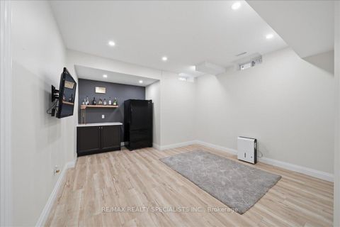 Photo 43 at 186 Muirfield Drive, Ardagh, Barrie