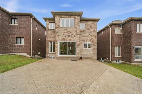 Photo 49 at 186 Muirfield Drive, Ardagh, Barrie