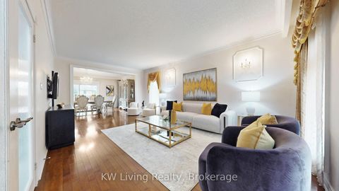 Photo 5 at 19 Spadina Road, Bayview Hill, Richmond Hill