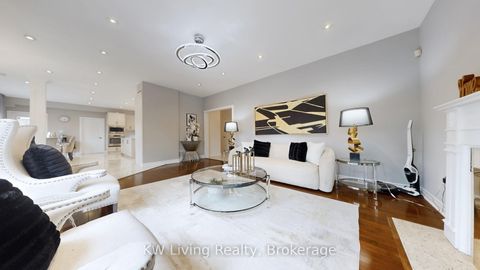 Photo 10 at 19 Spadina Road, Bayview Hill, Richmond Hill