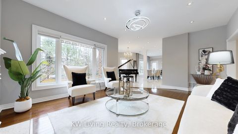 Photo 11 at 19 Spadina Road, Bayview Hill, Richmond Hill