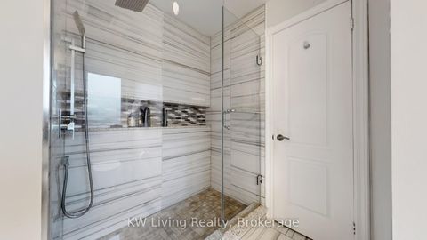 Photo 35 at 19 Spadina Road, Bayview Hill, Richmond Hill