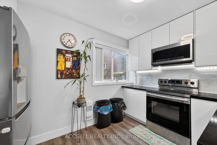 Photo 5 at 159 - 50 Scarborough Golf Club Road, Scarborough Village, Toronto