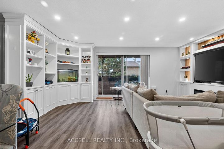 Photo 11 at 159 - 50 Scarborough Golf Club Road, Scarborough Village, Toronto