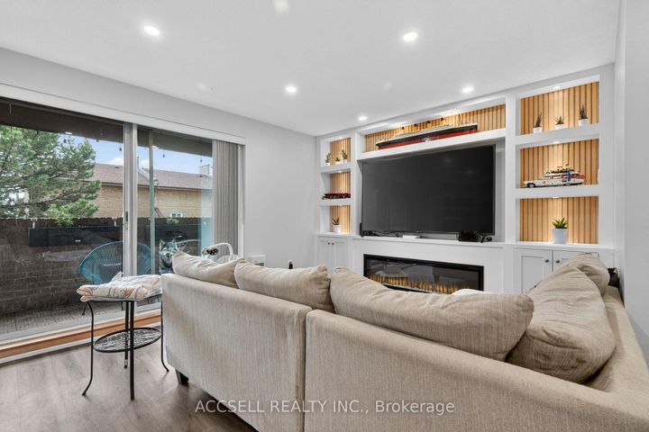 Photo 12 at 159 - 50 Scarborough Golf Club Road, Scarborough Village, Toronto