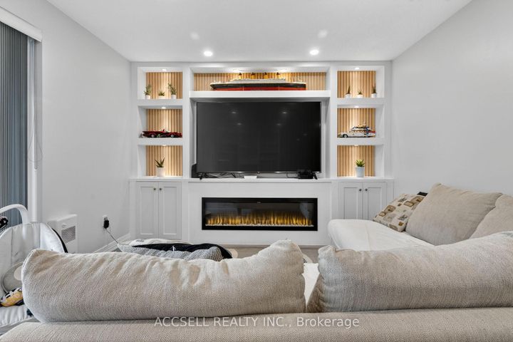 Photo 13 at 159 - 50 Scarborough Golf Club Road, Scarborough Village, Toronto