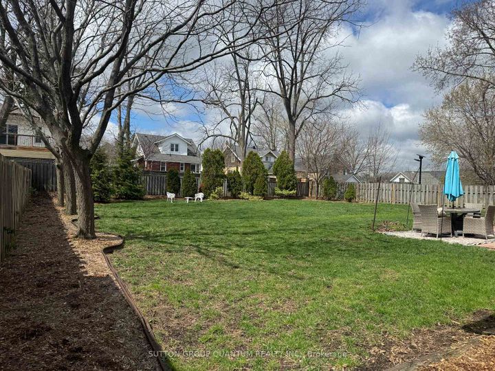 Photo 2 at 50 Barton Street, Waterdown, Hamilton