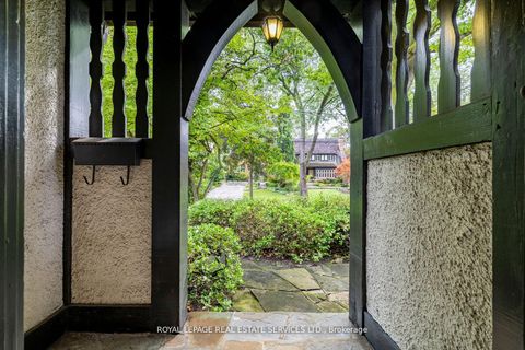 Photo 5 at 18 Queen Marys Drive, Kingsway South, Toronto