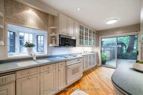 Photo 12 at 18 Queen Marys Drive, Kingsway South, Toronto