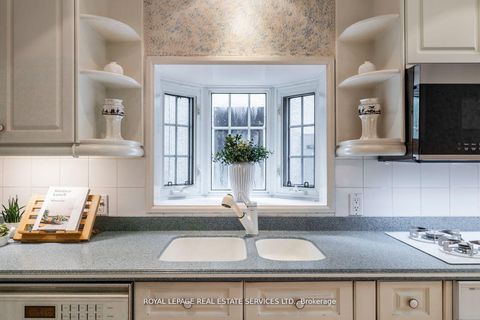 Photo 13 at 18 Queen Marys Drive, Kingsway South, Toronto