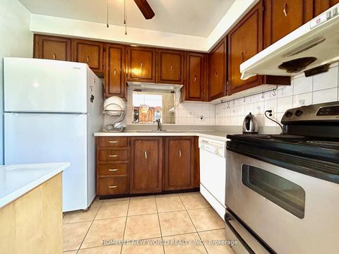 Photo 8 at 29 Jenny Wrenway, Hillcrest Village, Toronto