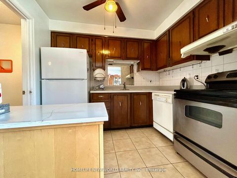 Photo 11 at 29 Jenny Wrenway, Hillcrest Village, Toronto