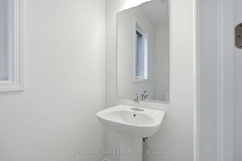Photo 5 at 602 Newlove Street, Rural Innisfil, Innisfil