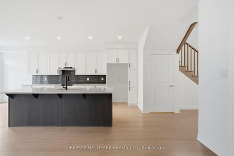 Photo 9 at 602 Newlove Street, Rural Innisfil, Innisfil