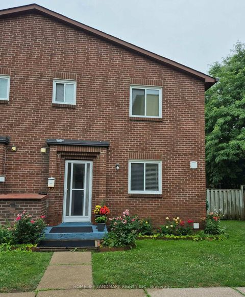 Photo 0 at 37 - 106 Chester Le Boulevard, L'Amoreaux, Toronto