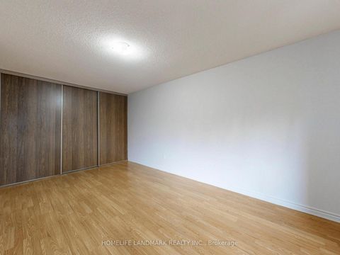 Photo 12 at 37 - 106 Chester Le Boulevard, L'Amoreaux, Toronto