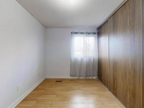 Photo 13 at 37 - 106 Chester Le Boulevard, L'Amoreaux, Toronto