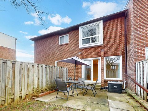 Photo 21 at 37 - 106 Chester Le Boulevard, L'Amoreaux, Toronto