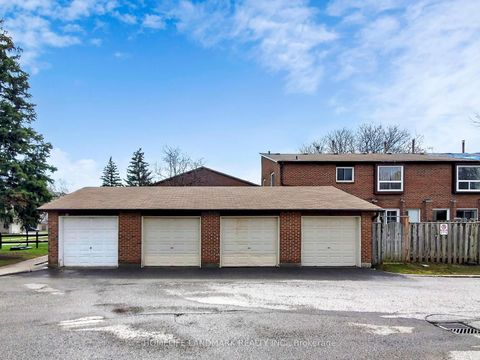 Photo 23 at 37 - 106 Chester Le Boulevard, L'Amoreaux, Toronto