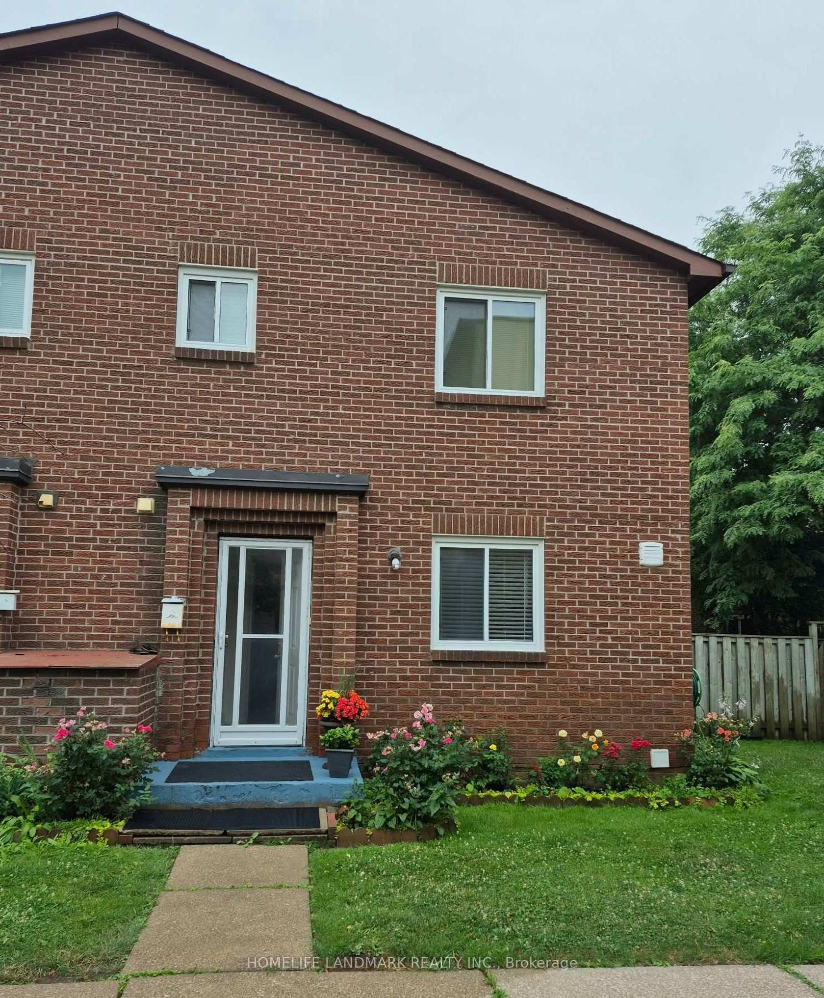 37 - 106 Chester Le Boulevard, L