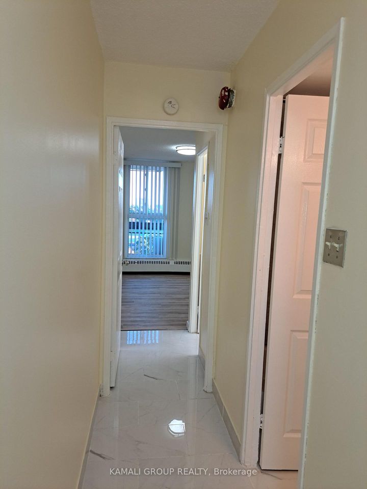 Photo 10 at 727 - 4645 Jane Street, Black Creek, Toronto