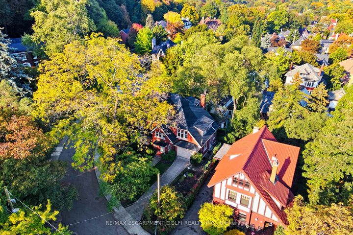 Photo 3 at 18 Inglewood Drive, Durand, Hamilton