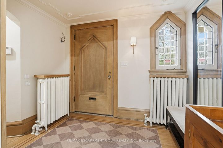 Photo 4 at 18 Inglewood Drive, Durand, Hamilton