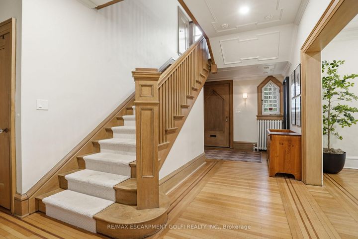 Photo 5 at 18 Inglewood Drive, Durand, Hamilton