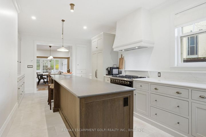 Photo 12 at 18 Inglewood Drive, Durand, Hamilton