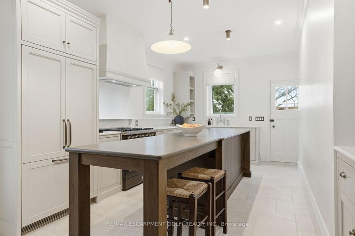 Photo 13 at 18 Inglewood Drive, Durand, Hamilton