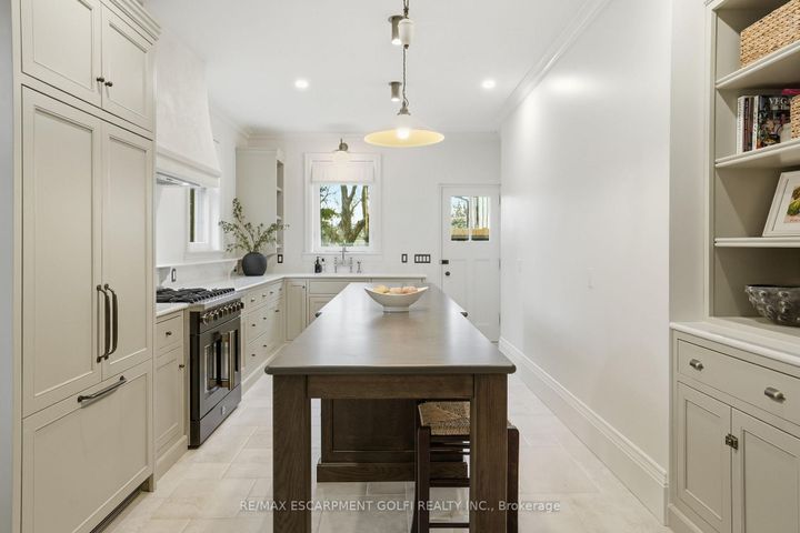 Photo 15 at 18 Inglewood Drive, Durand, Hamilton