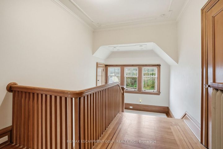 Photo 17 at 18 Inglewood Drive, Durand, Hamilton