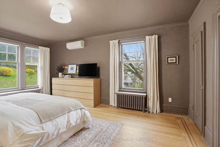 Photo 19 at 18 Inglewood Drive, Durand, Hamilton