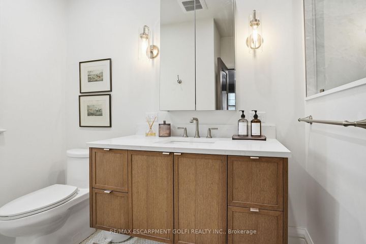 Photo 20 at 18 Inglewood Drive, Durand, Hamilton