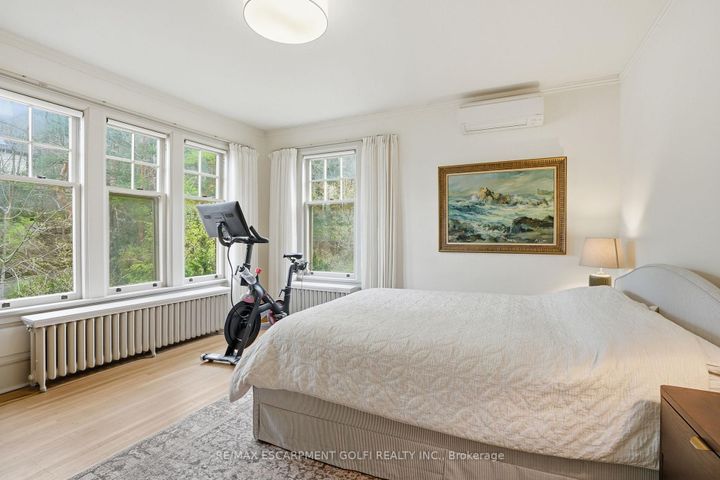 Photo 23 at 18 Inglewood Drive, Durand, Hamilton