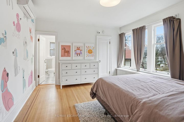 Photo 25 at 18 Inglewood Drive, Durand, Hamilton