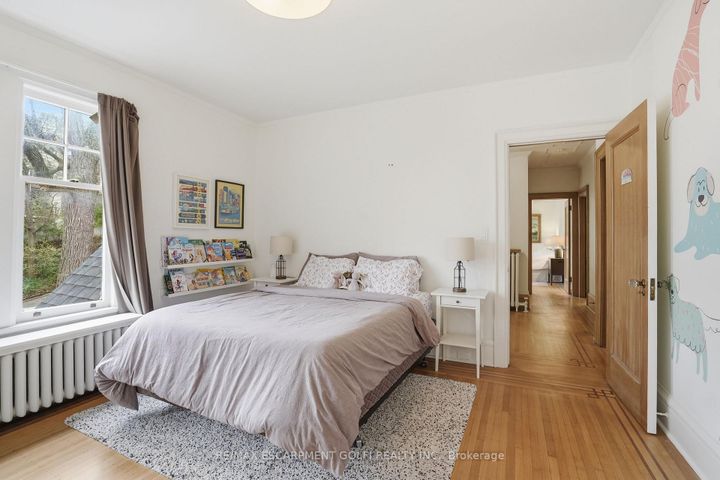 Photo 26 at 18 Inglewood Drive, Durand, Hamilton