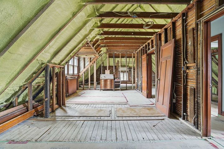 Photo 33 at 18 Inglewood Drive, Durand, Hamilton