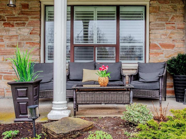 Photo 4 at 8 Miner Circle, Unionville, Markham