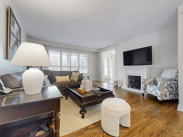 Photo 10 at 8 Miner Circle, Unionville, Markham